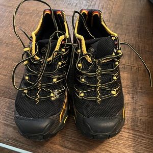La Sportiva ultra raptor trail running shoes